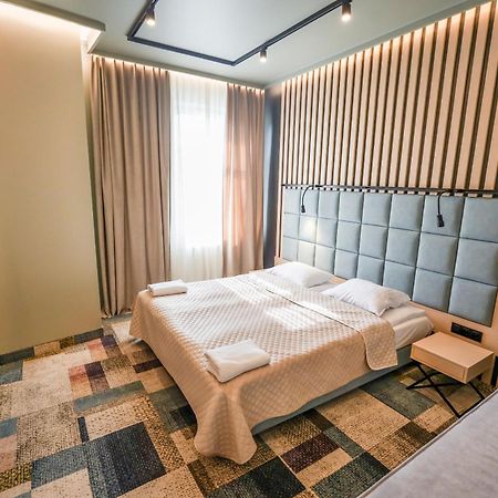 Hotel Jarota Jarocin Buitenkant foto